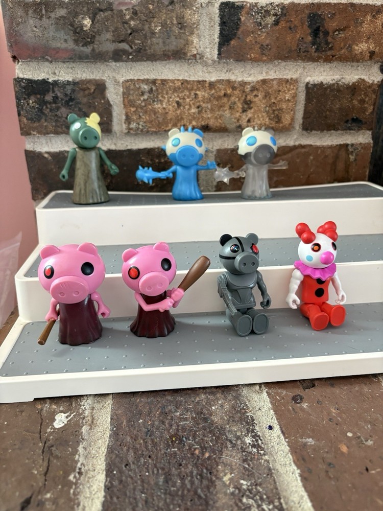 Roblox Mini Action Figures Series Piggy Lot of 7 Toy PVC/Plastic Series