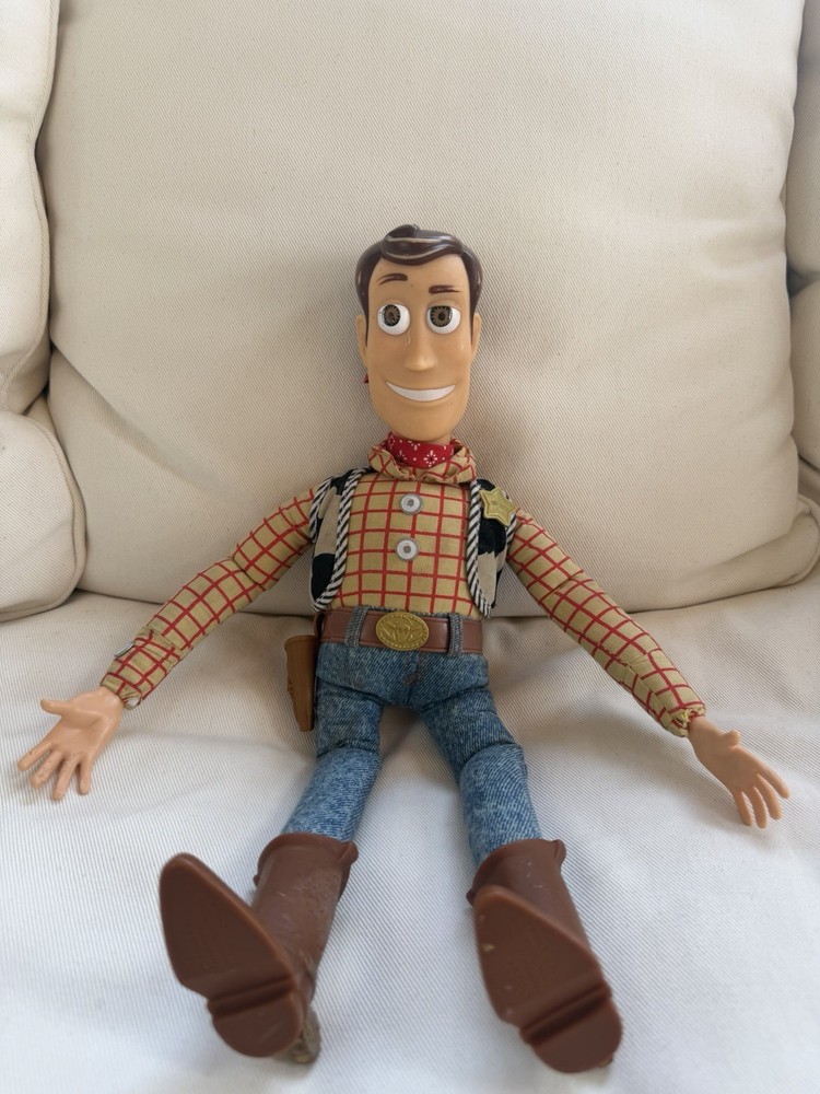 Disney Pixar Thinkway Toy Story 1995 Woody doll 16” (READ)