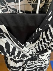 PINKY&DIANNE Sleeveless Knee-Length Dress, Black and White Leaf Pattern