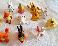 Lot of 20 – Pokémon PK China 1-3/4”- 2” Mini Figures variety