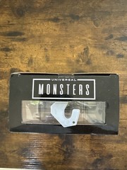 Universal Monsters 33763 Creature from The Black Lagoon Glow-in-The-Dark 6-Inch