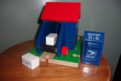 ERTL HOMETOWN ROADWAY UNITED STATES POST OFFICE 7 PC. SET GOOD COND. MAILBOX +
