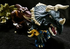 1996 T-BONE • BULLZEYE • STEGZ • SPIKE • VINTAGE EXTREME DINOSAURS MATTEL
