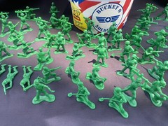Toy Story Bucket O’ Soldiers 72++! Piece Set Disney Store Exclusive Vintage!!