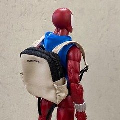 BE-BKP-WHT: 1/12 scale Beige Backpack with working zipper for 6″ action figures