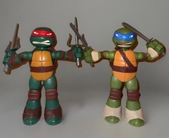 Teenage Mutant Ninja Turtles Lot 2014 Leonardo & Raphael 8″ Viacom Playmates (2)