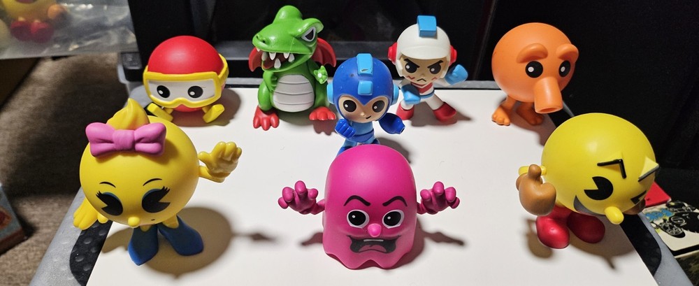 Funko Mystery Minis Lot Retro Video Games Mr Mrs Pacman Megaman Qbert Dig Dug