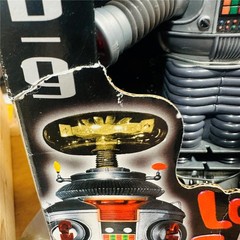 Vintage 1998 LOST IN SPACE The Classic Series Trendmasters 7” B-9 Robot