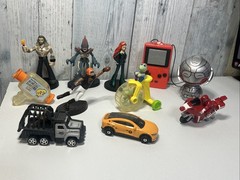 Mixed Lot of Toys, cars and Action Figures 3 Lbs. 40 toys no doubles