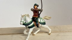 VINTAGE PAPO ROBIN HOOD’S HORSE #39331 AND ROBIN HOOD FIGURE #39318 SET