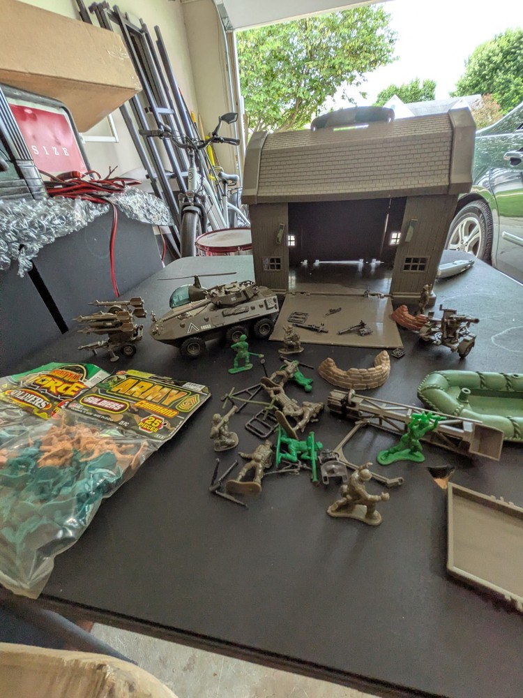 ARMY BARRACKS COMMAND BATTLE FORCE 45 Soldiers Tank Helicopter Missels JA-RU