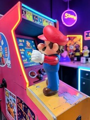 Super Mario 5″ Poseable Figure Excellent Condition Goldie Autograph Hard Plastic