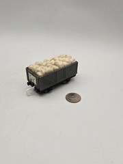 Trackmaster Thomas & Friends Railway Train Tank – Troublesome Truck + Cargo x2