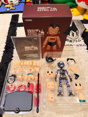 Gong Astro Boy Series Astro Boy Die-Cast Action Figure h22.5cm In Stock