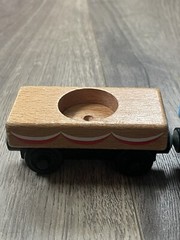 Thomas & Friends Wooden Railway HAPPY BIRTHDAY THOMAS Wood Train Cars Y4501