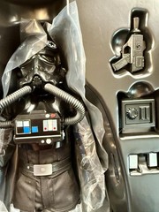 Hot Toys Star Wars New Hope Tie Fighter Pilot Trooper MMS798 1/6 Sideshow Disney