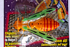 1997 INSECT 2 SIDES “BEE-BOT” TRANSFORMS INSECT TO ROBOT NEW ON CARD