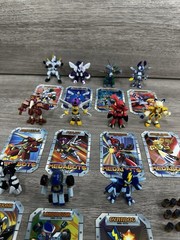 Medabots 2001 Takara Hasbro 2.5 Inch Action Figure Lot of 11 W/ Dice & Cards