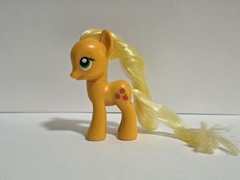 My Little Pony 2010 3 Inch Applejack Brushable Toy Friendship is Magic W/ Outfit