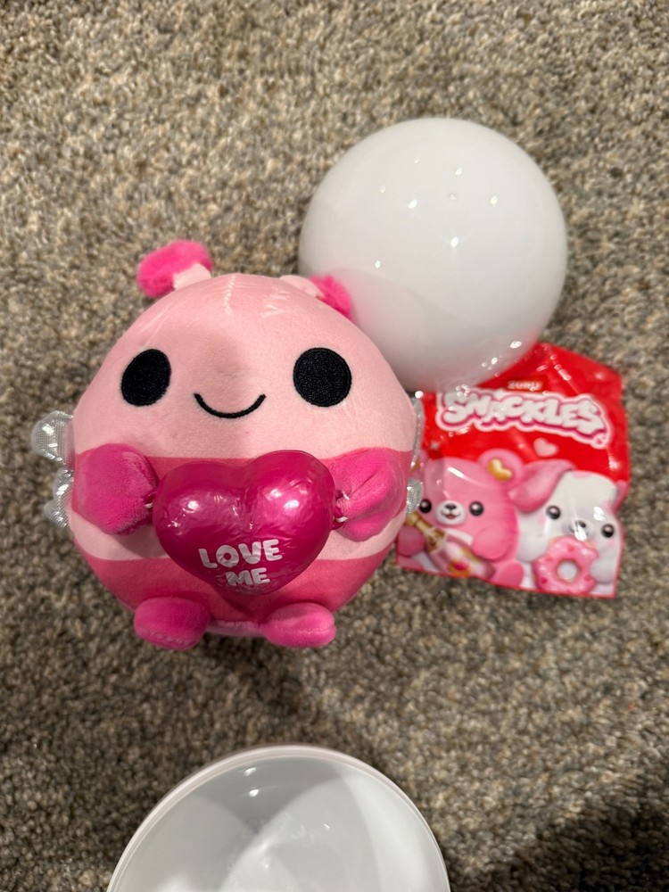 ZURU SNACKLES LOVE Valentine’s Day 5″ MYSTERY Plush 2026 “Love Me”