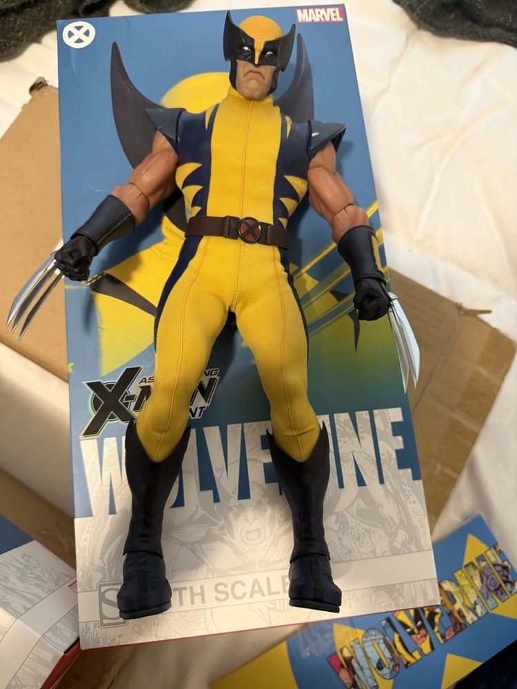 Sideshow Collectibles Wolverine Action Figure 1/6 Scale