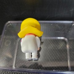 Pop Mart MOLLY CAR Series DAY DREAMER (No Space Ship) – CUTE!