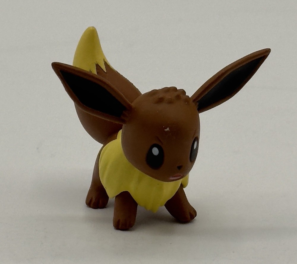 TOMY Nintendo Pokemon Eevee Pokémon Figure