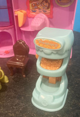 Littlest Pet Shop Doggie Diner playset Jack Russell puppy dog #40 turtle #8 accs
