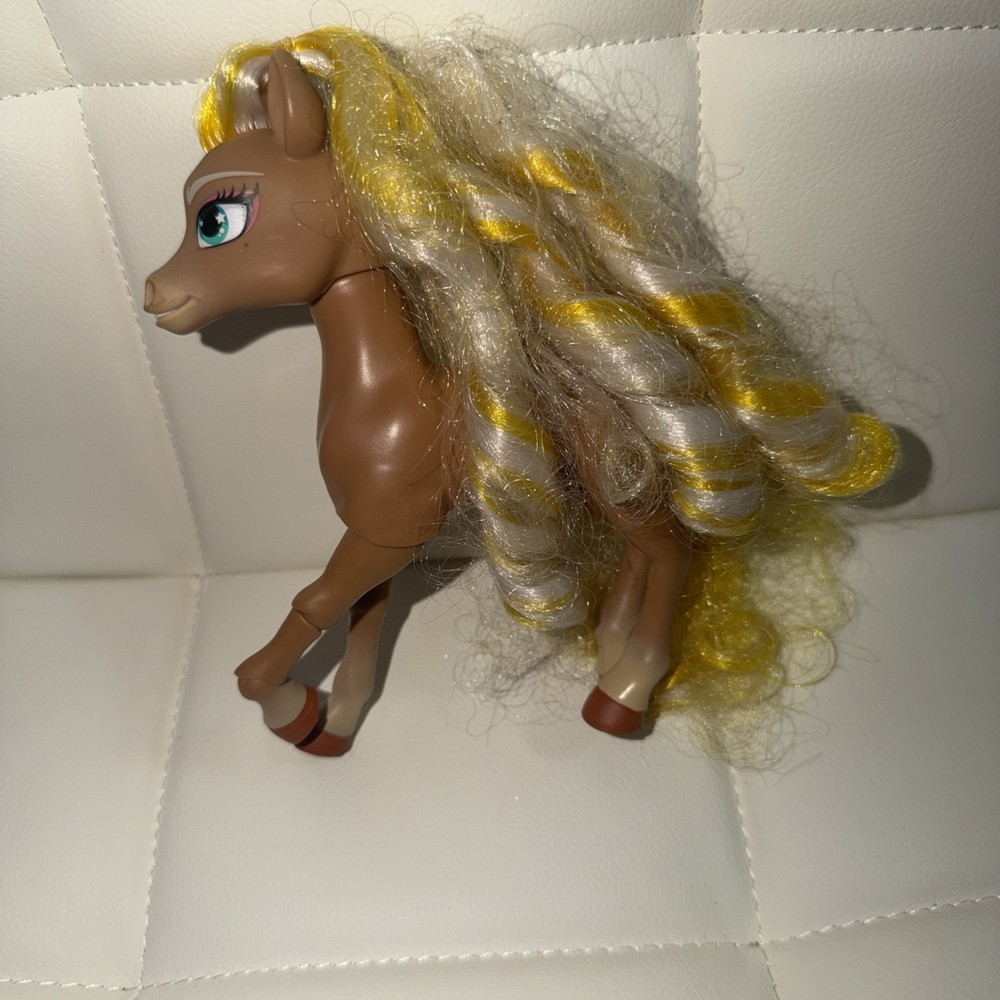 Wild Manes Horse Toy Cherie 6.5” Pony Articulated Brushable Blonde Hair EUC