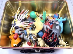 Lot Of 20 Mixed Brands Figures Nintendo Pokemon Yveltal Snivy Wobbufet Lucario +