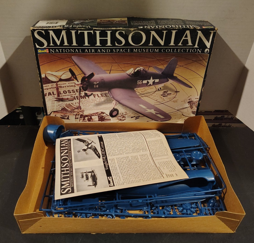 Vought F4U-1D Corsair Smithsonian Plane 1/48 Scale REVELL Model Kit NEW Unbuilt