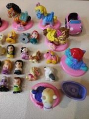 Disney Princess Squinkies Lot Of 42 Snow White Belle Jasmine Ariel Cinderella +