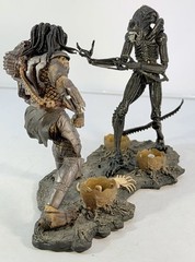 McFarlane Toys 2002 Movie Maniacs Alien vs. Predator Deluxe Set Action Figures