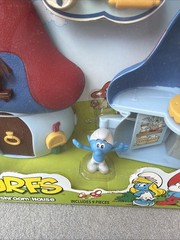 The Smurfs Blue Smurf’s Mushroom House 2008 Jakks Play Along Brand New Sealed