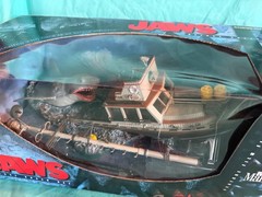 (BRAND NEW!) “JAWS” MOVIE MANIACS DELUXE BOXSET (2001) MCFARLANE TOYS