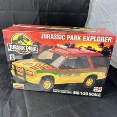 Jurassic Park ‘Explorer’ Lindberg 1/20 Scale Model Kit Sealed Brand New 1994