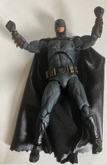 [OPEND] Zack Snyder’s Justice League: Batman MAFEX Action Figure, From U.S