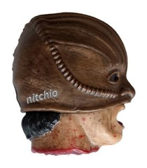 Mezco One:12 Conan The Barbarian War Paint – BLOODY SEVERED HEAD 1/12 Scale