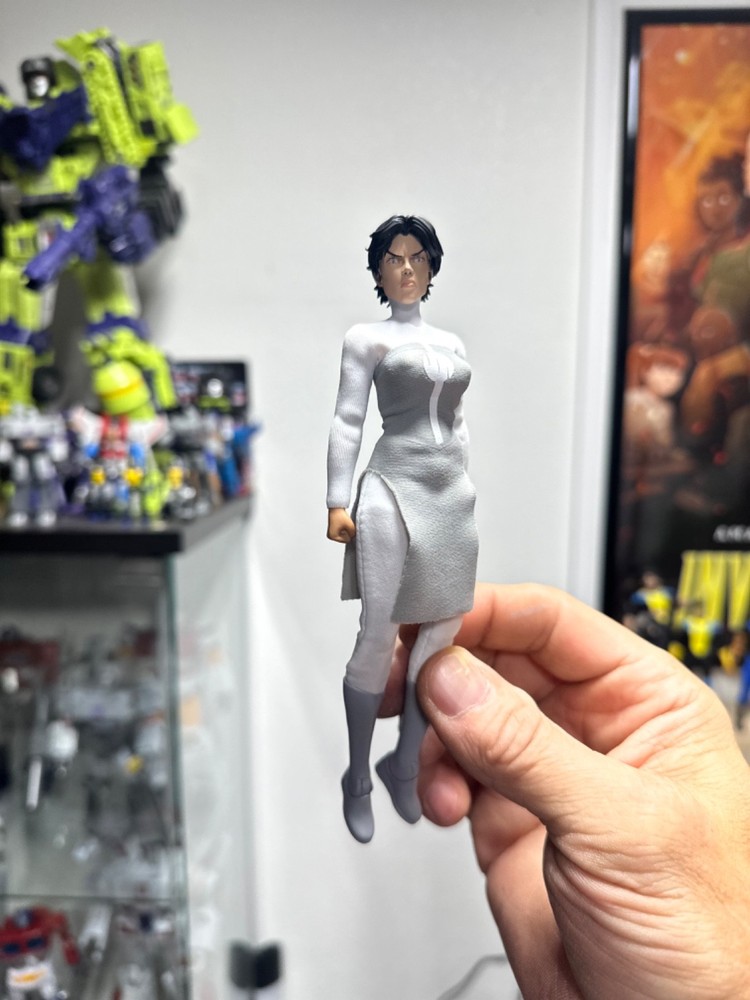 Mezco romankey 1/12 scale annisa suit only