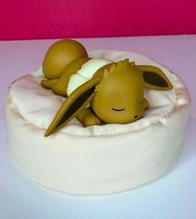 Hollybox Pokemon Eevee Evolutions Sweet Dreams Sleeping Figure – Choose Design