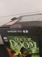 McFarlane Toys Marvel Doctor Doom Posed Figure with Scene & Comic Book PLS READ