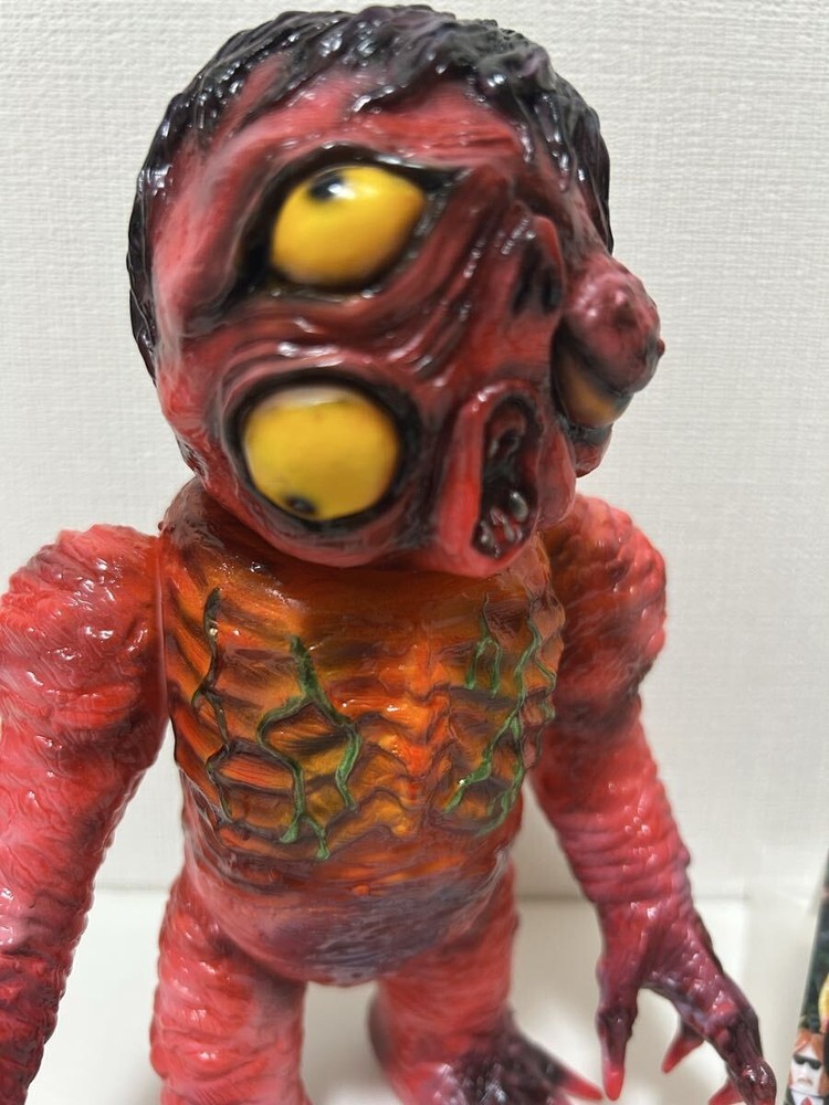 Marmit Realhead Bat Three-Eyed Mutant Night Light Sofubi 222606