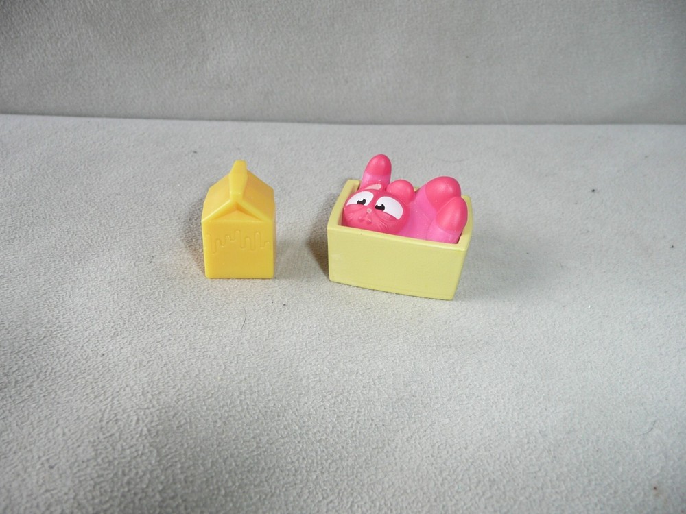 Hasbro Lost Kitties Figures Series 2 Cubbie with Milk Accessory
