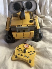 Disney Pixar Wall-E Thinkway Remote Control RC Toy w/Remote READ DETAILS