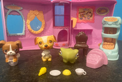 Littlest Pet Shop Doggie Diner playset Jack Russell puppy dog #40 turtle #8 accs