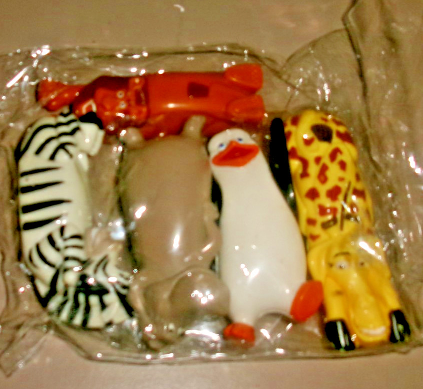 Madagascar 2 Escape To Africa LOT OF 5 General Mills Cereal Wacky Sliders ANIMAL