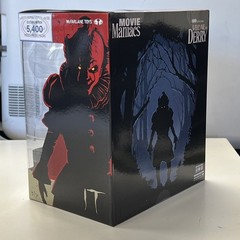PENNYWISE Movie Maniacs IT Welcome To Derry Figure McFarlane Gold Label Sealed