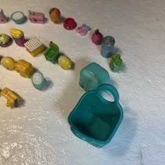 Mini Shopkins lot of 30 mini figures mixed series plus accessories