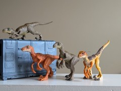 Mattel Jurassic Park World Legacy Velociraptor + Cage Dinosaur Dominon Lot