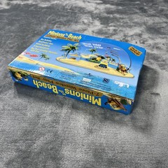 Universal Studios Despicable Me Minions On The Beach 7-Piece Wooden Play Set NEW